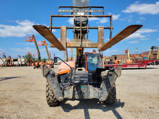 JLG 1055