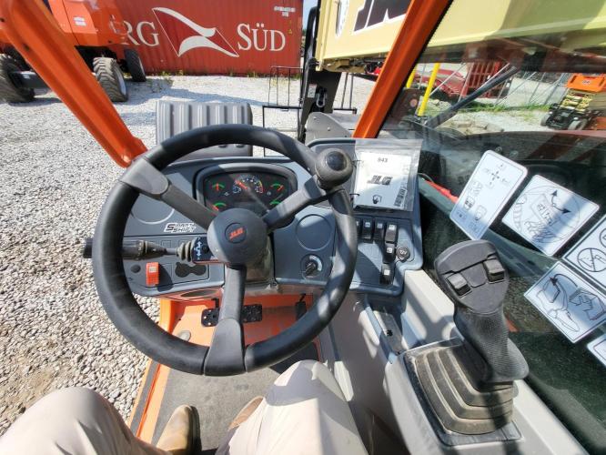JLG 943