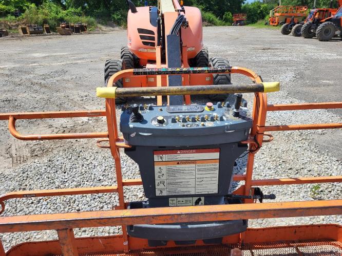 JLG 600AJ