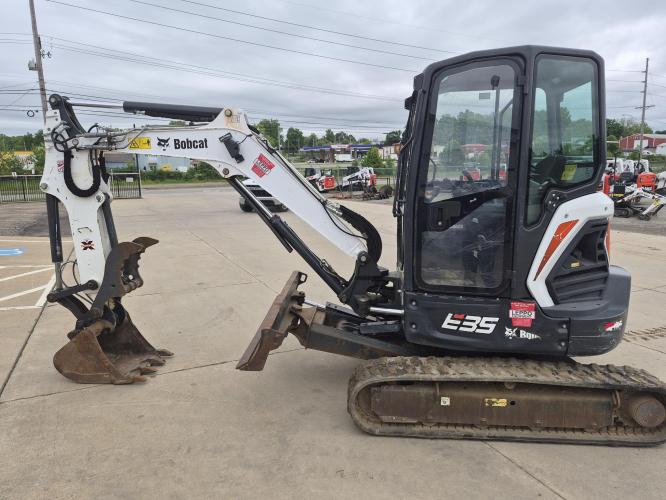 BOBCAT E35