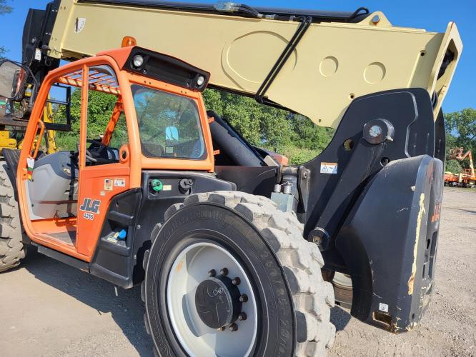 JLG 1255