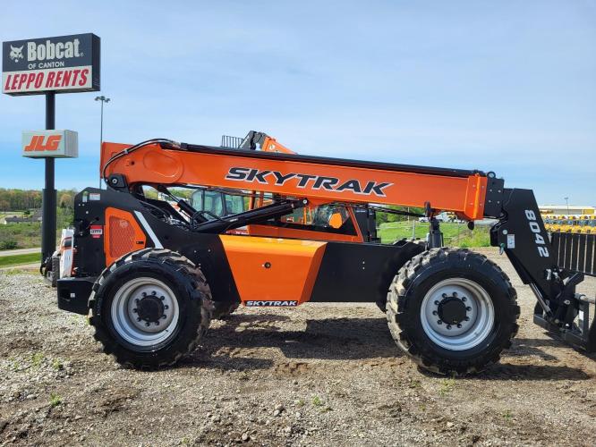 SKY TRAK 8042