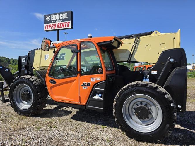 JLG 1255