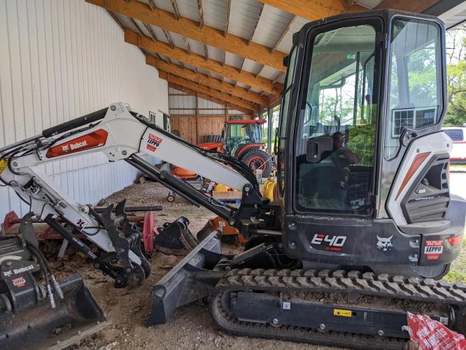 BOBCAT E40