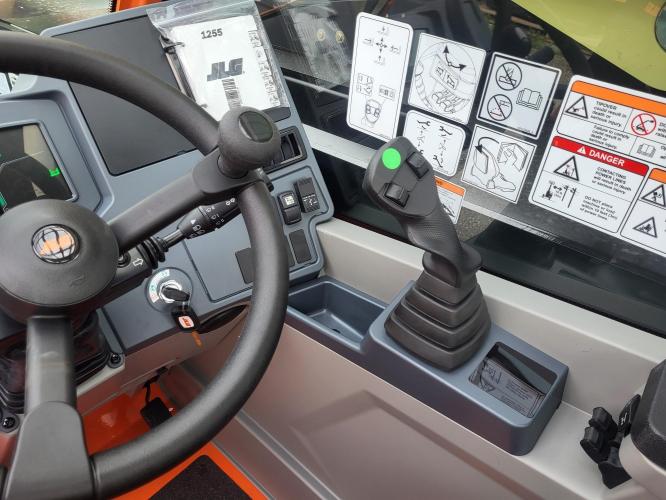 JLG 1255