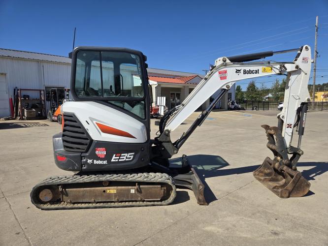 BOBCAT E35