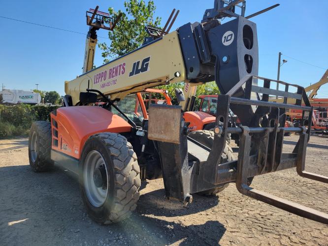JLG 1055