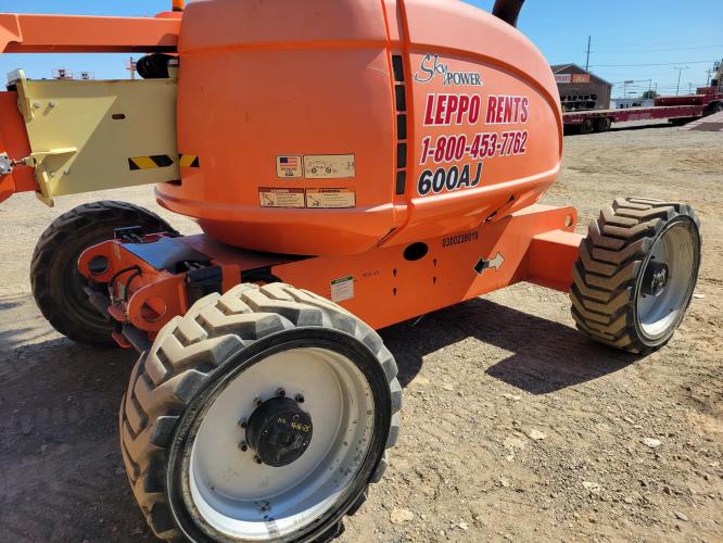 JLG 600AJ