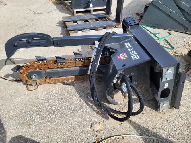 BOBCAT LT112 TRENCHER