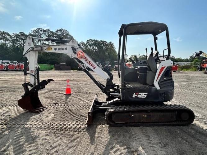 BOBCAT E35