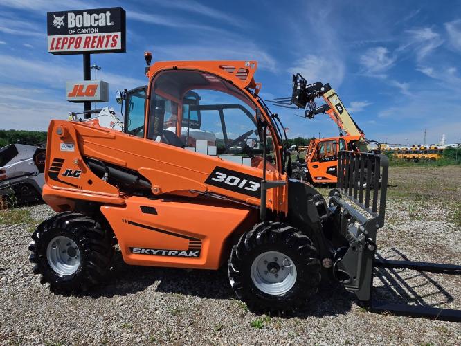 SKY TRAK 3013