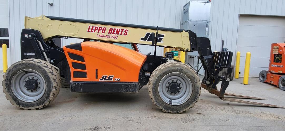 JLG 742