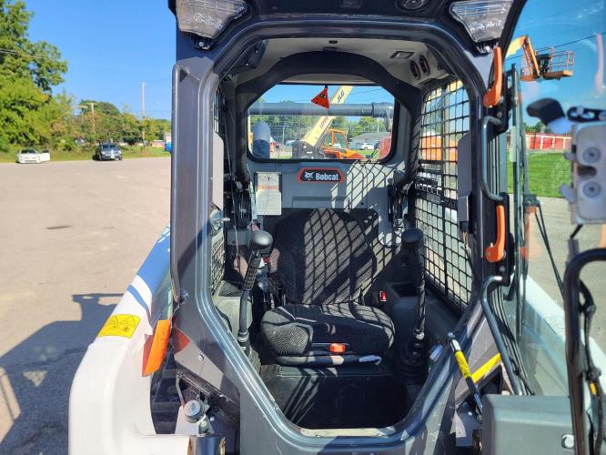 BOBCAT T66
