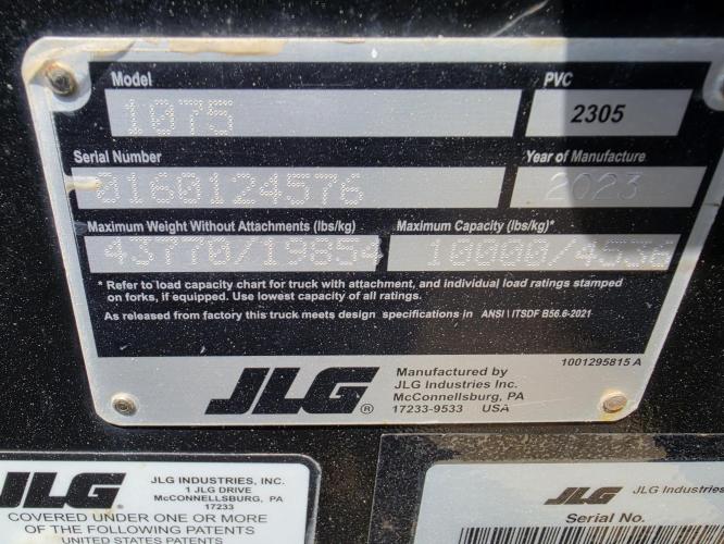 JLG 1075