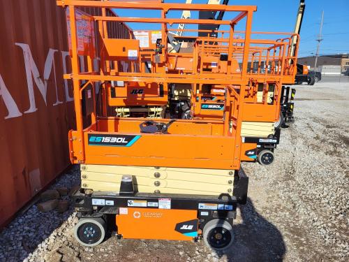 2025 JLG ES1530L