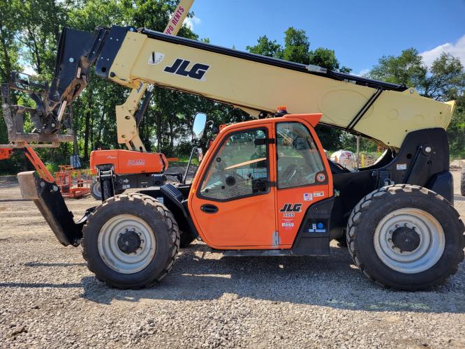 JLG 1055