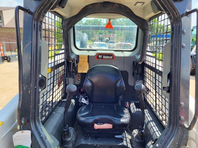 BOBCAT T66