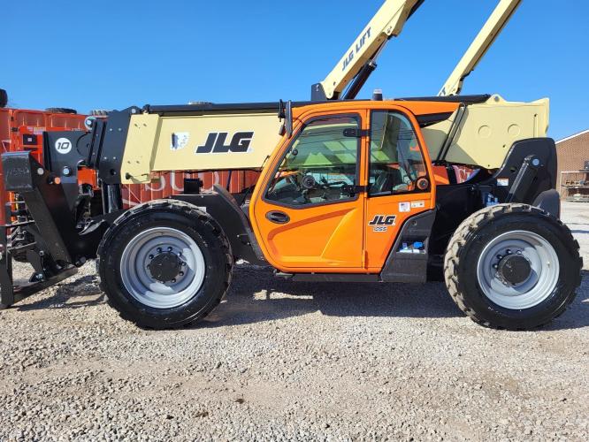 JLG 1055
