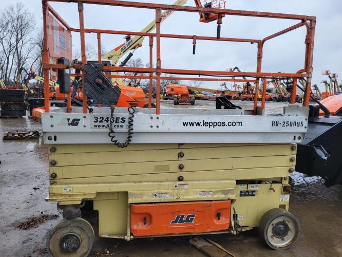 JLG 3246ES