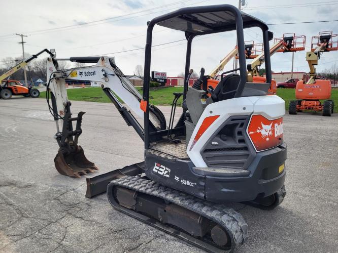 BOBCAT E32