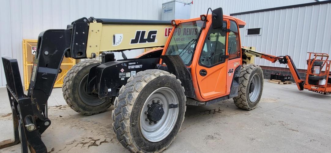 JLG 742