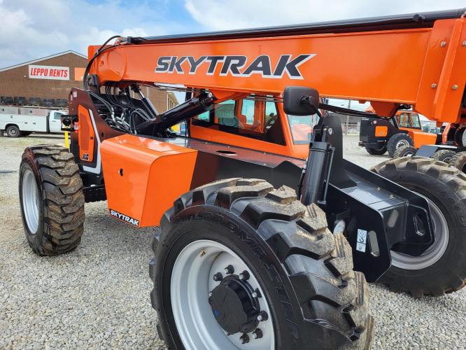 SKY TRAK 8042