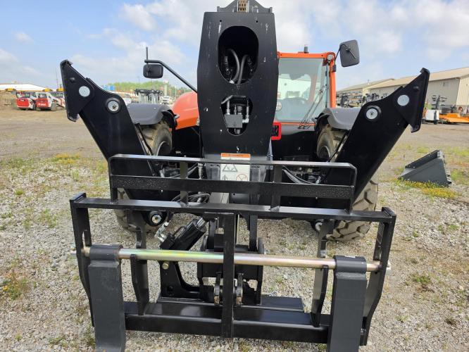 JLG 1055