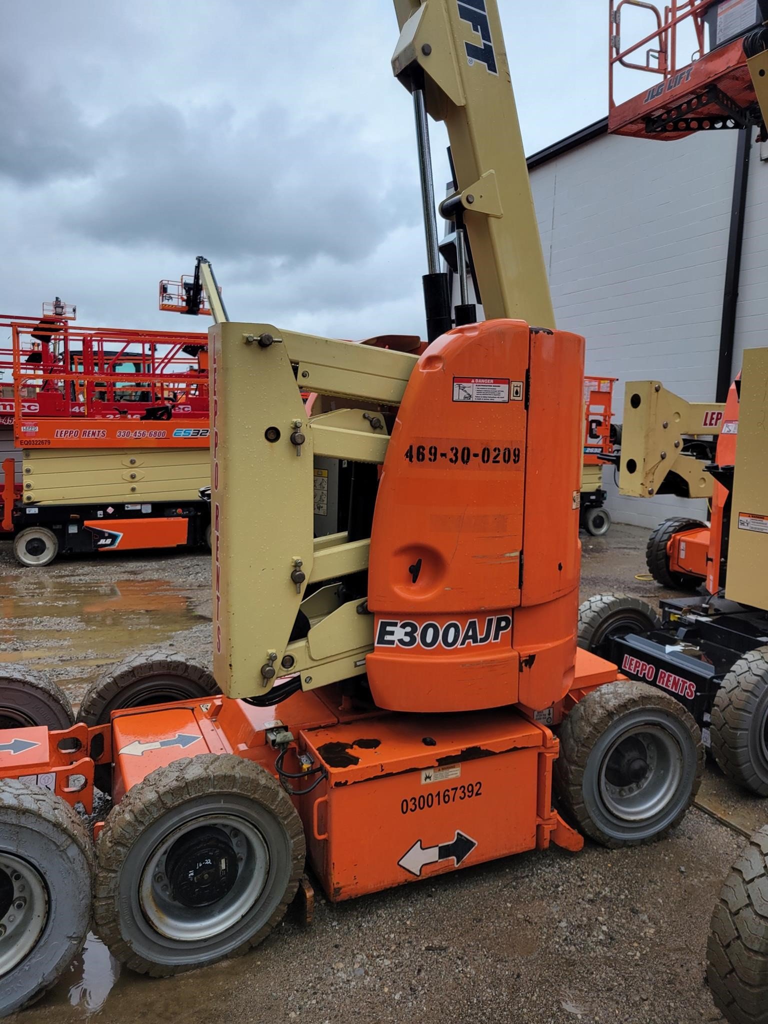 2013 JLG E300AJP