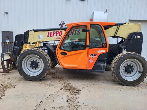 2021 JLG 742