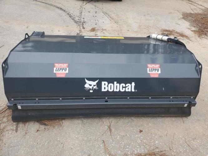 BOBCAT SWEEPER 84