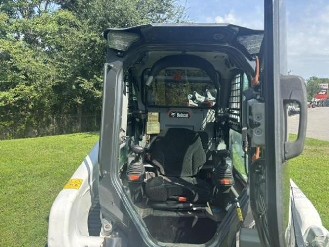 BOBCAT T66
