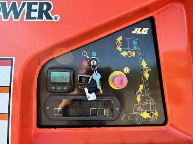 JLG 400S