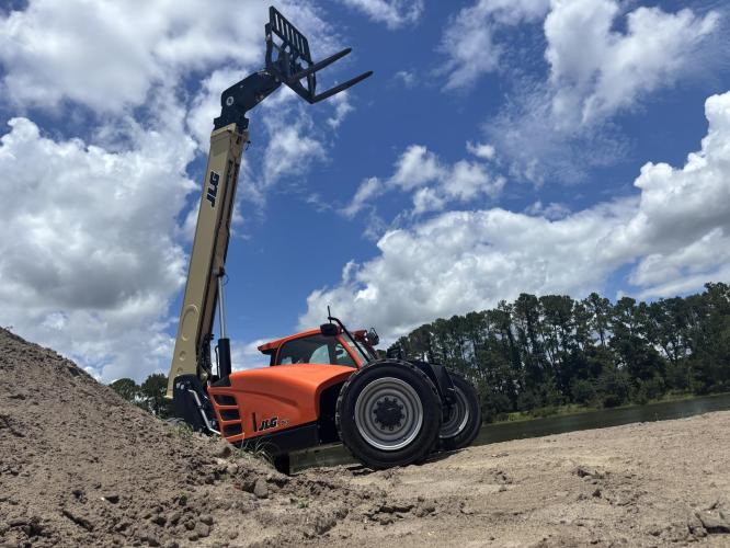 JLG 943