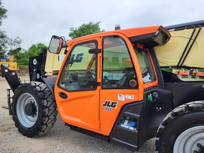 JLG 1255