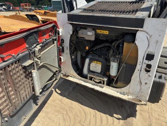BOBCAT T66