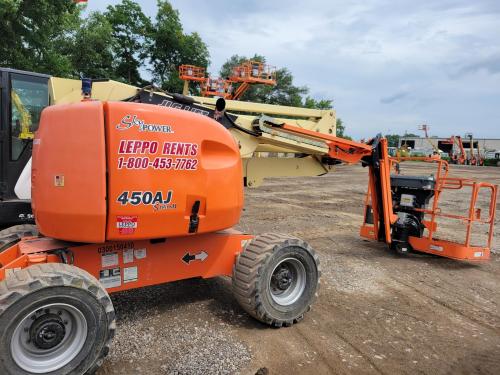 2019 JLG 450AJ