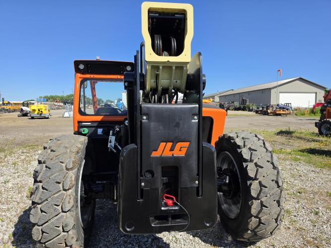JLG 1043