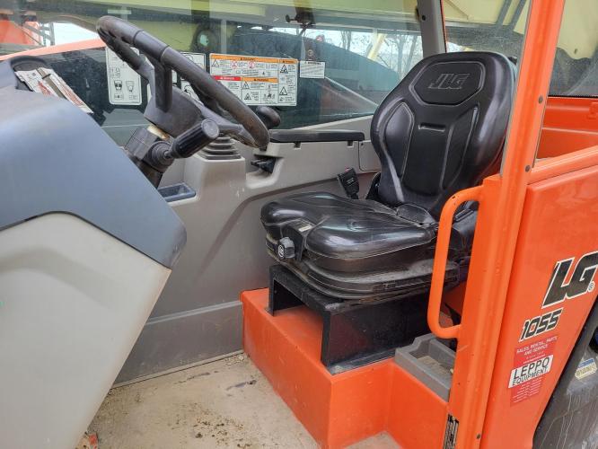 JLG 1055