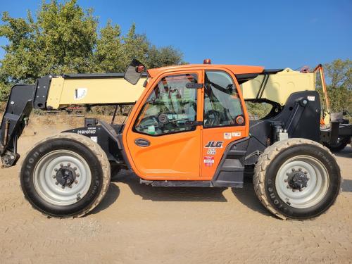 2021 JLG 742