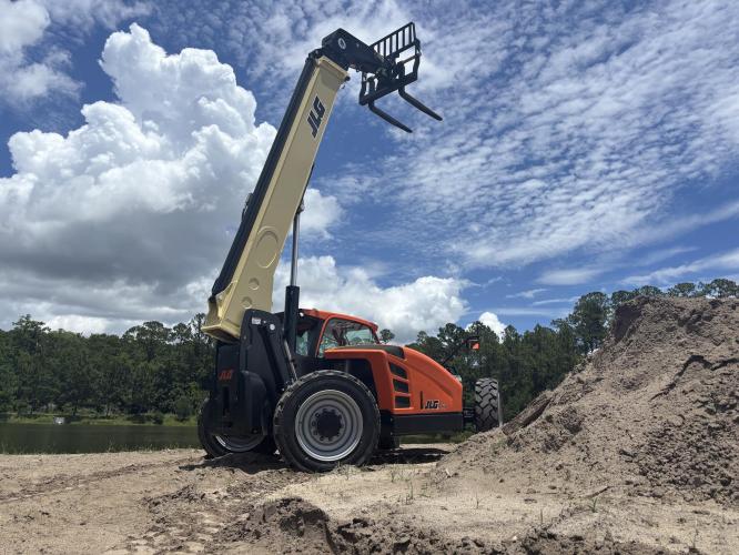 JLG 943