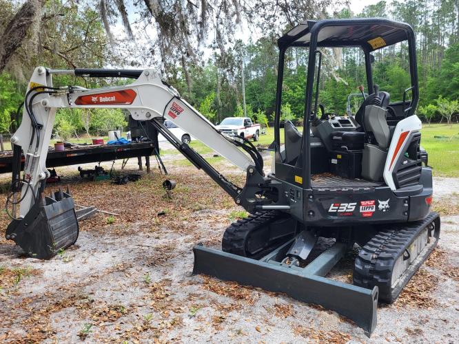 BOBCAT E35R2