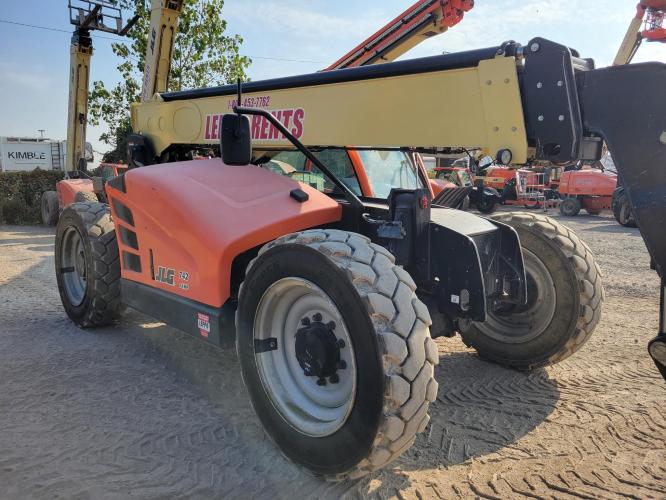 JLG 742