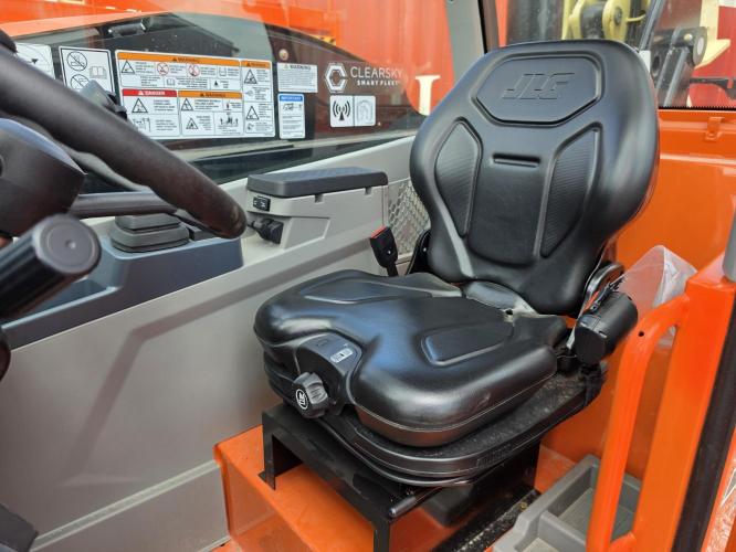 JLG 1055