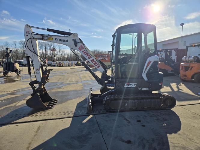 BOBCAT E35