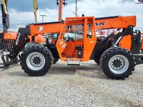 2025 SKY TRAK 8042