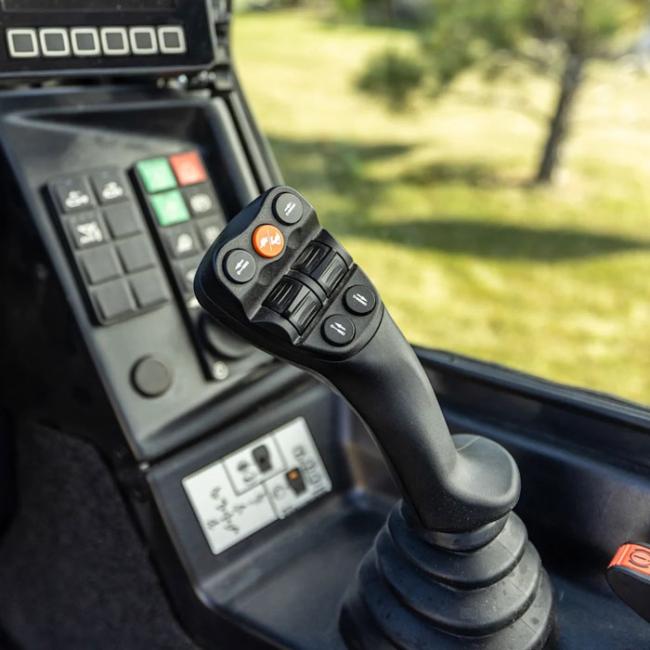 L35 Small Articulated Loader