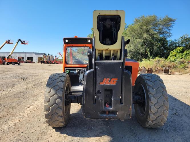 JLG 1055