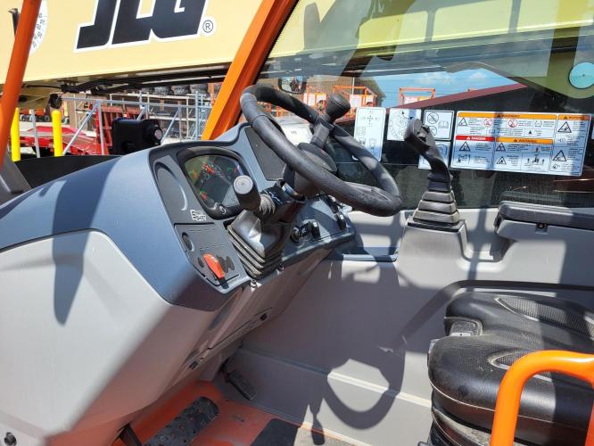 JLG 943