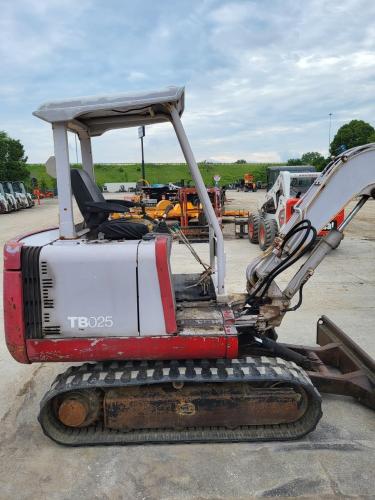 TAKEUCHI TB025
