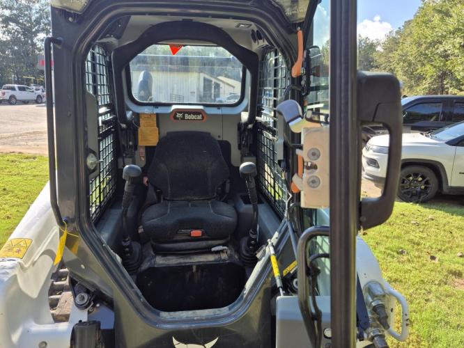 BOBCAT T66